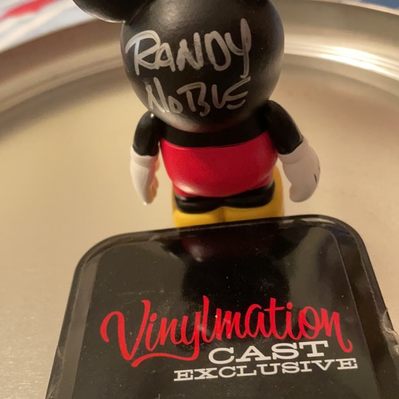 Disney Signed Vinylmation Cast Exclusive - Picture 2 of 5